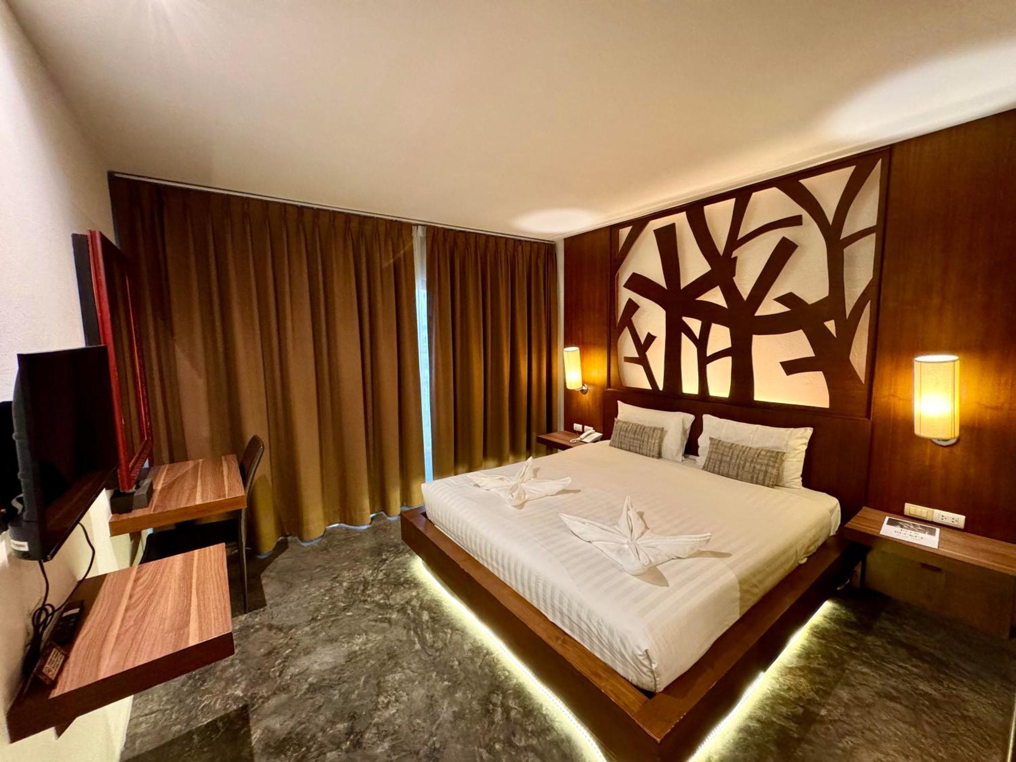 De Coze Hotel Patong Exterior foto